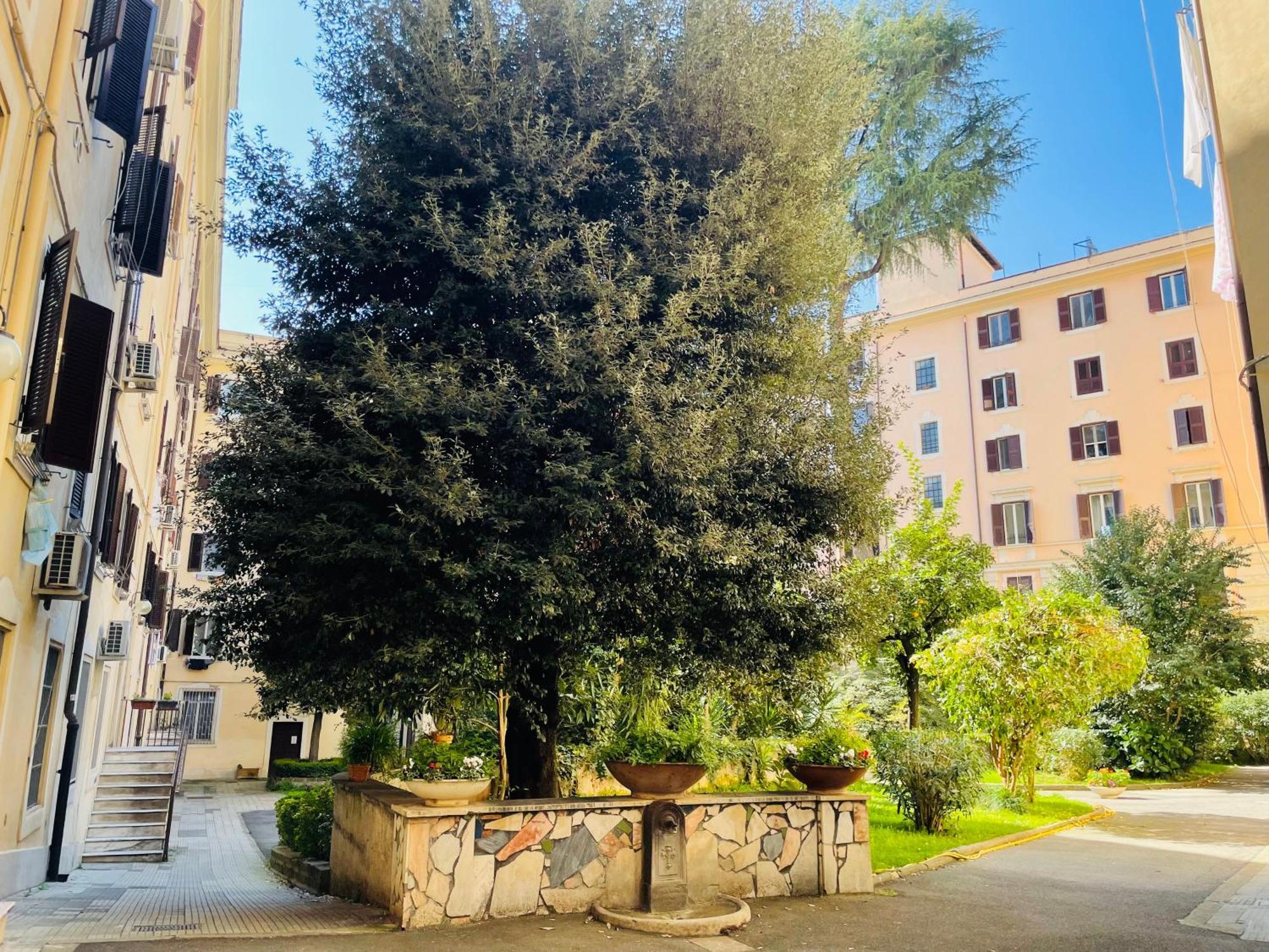 Il Cortile Del 900 * Roma